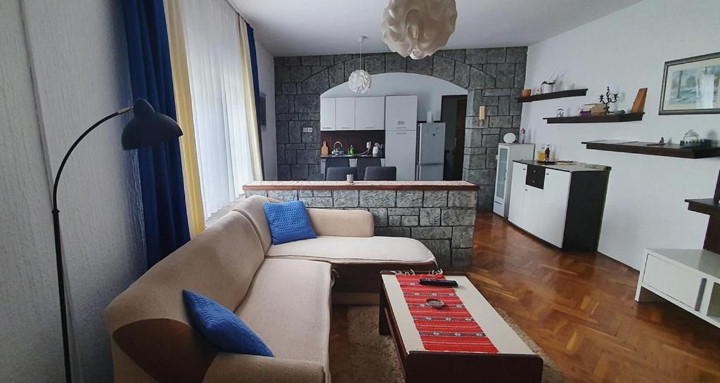 Apartman Ksenija Ðakovo Buitenkant foto