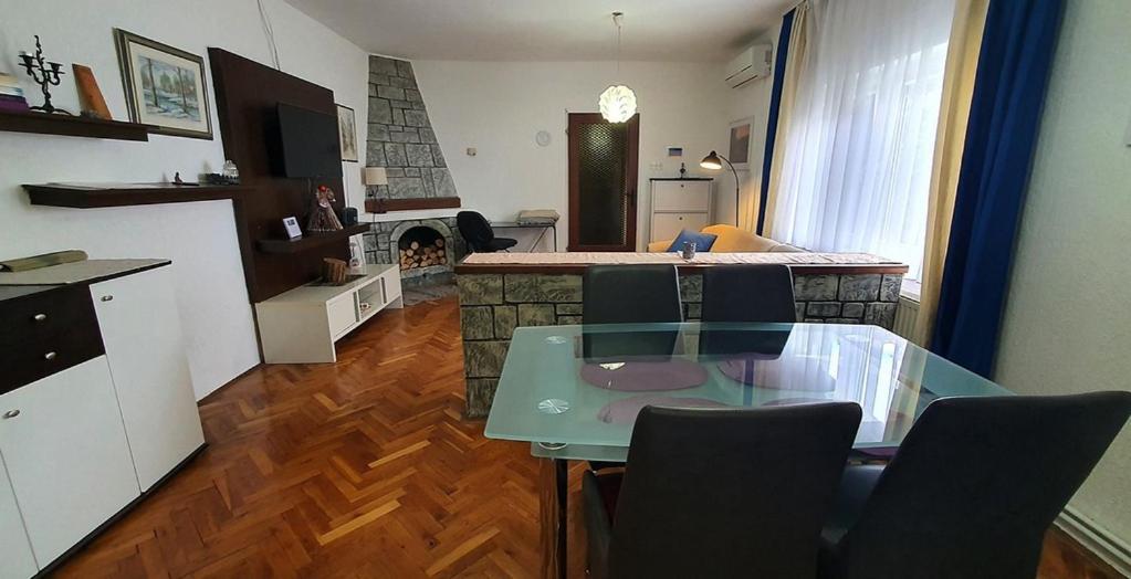 Apartman Ksenija Ðakovo Buitenkant foto