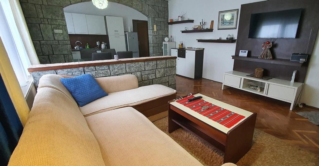 Apartman Ksenija Ðakovo Buitenkant foto